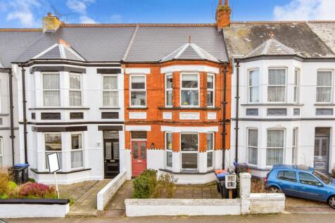 2 bedroom ground floor flat for sale