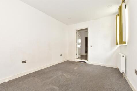 5 bedroom end of terrace house for sale