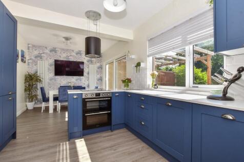 4 bedroom semi-detached house for sale