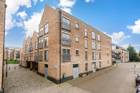 Esparto Way, Dartford, Kent 2 bed apartment for sale