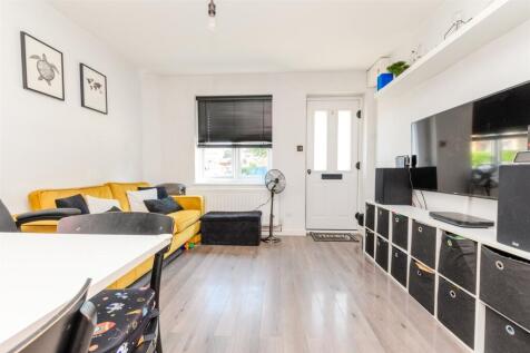 1 bedroom terraced house for sale