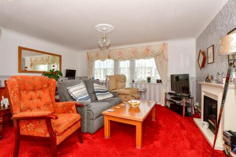 2 bedroom ground floor flat for sale