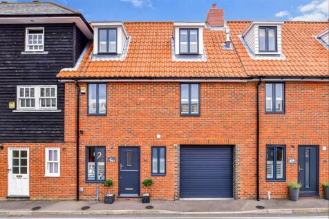 2 bedroom town house for sale