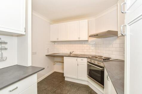 1 bedroom ground floor flat for sale