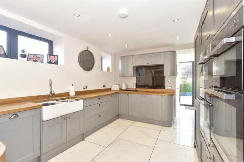 5 bedroom detached bungalow for sale