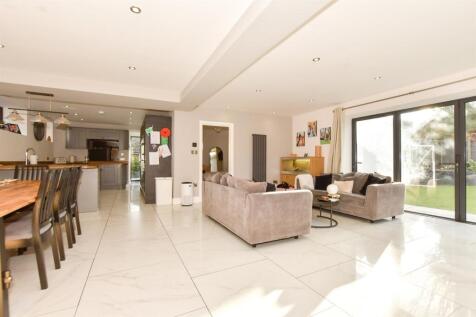 5 bedroom detached bungalow for sale