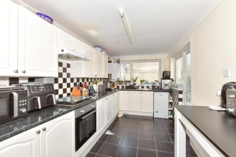 4 bedroom end of terrace house for sale
