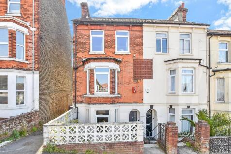 4 bedroom end of terrace house for sale
