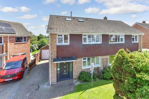 4 bedroom semi-detached house for sale