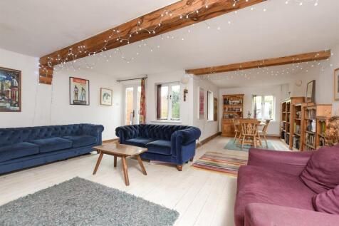 4 bedroom link detached house for sale
