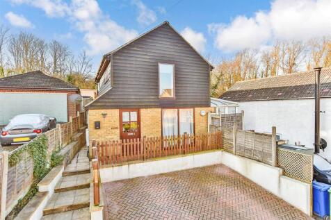 2 bedroom detached house for sale