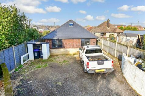 4 bedroom detached bungalow for sale