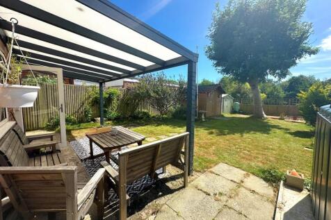 Folkestone, Kent 3 bed link detached house for sale