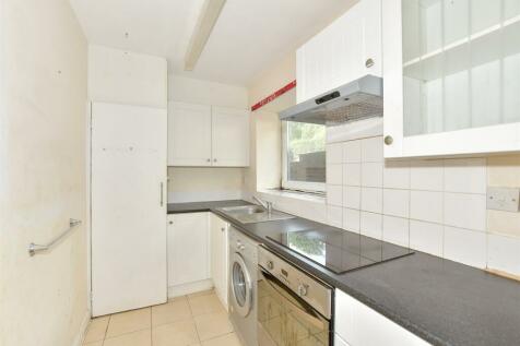 1 bedroom ground floor flat for sale