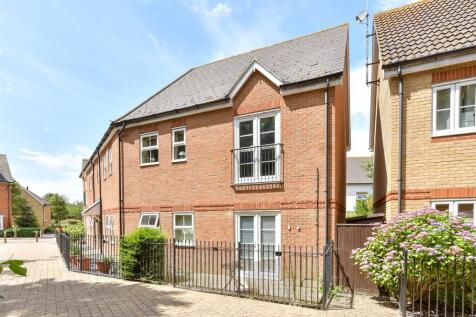 Archbishops Crescent, Gillingham, Kent 2 bed apartment for sale