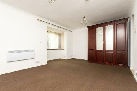 Studio flat for sale