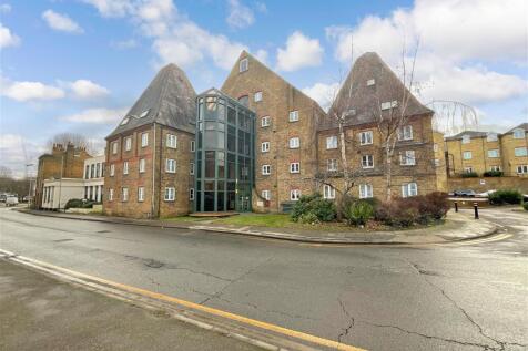 Clifton Road, Gravesend, Kent 1 bed duplex for sale