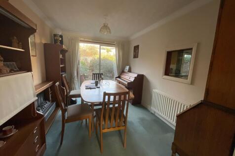 4 bedroom link detached house for sale