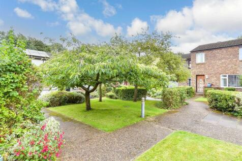 2 bedroom semi-detached bungalow for sale