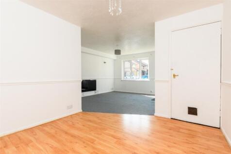 1 bedroom ground floor maisonette for sale