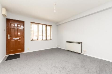 1 bedroom ground floor maisonette for sale