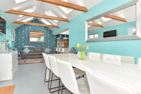 4 bedroom detached bungalow for sale