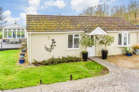 4 bedroom detached bungalow for sale