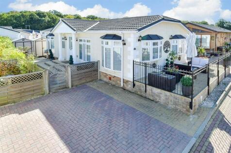 Woodlands Park, Biddenden, Ashford, Kent 2 bed park home for sale