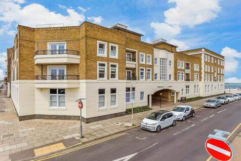 Pier Avenue, Herne Bay, Kent 1 bed ground floor flat for sale