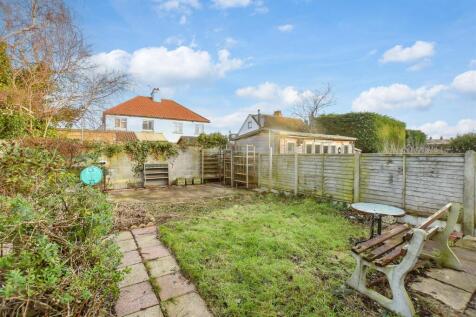 2 bedroom detached bungalow for sale