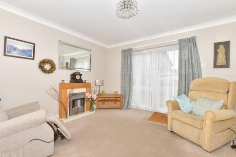 1 bedroom ground floor flat for sale