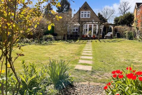 3 bedroom chalet for sale