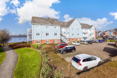 2 bedroom ground floor flat for sale