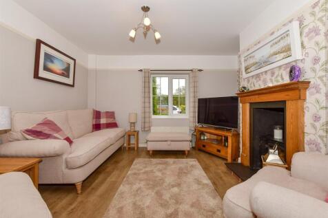 4 bedroom end of terrace house for sale