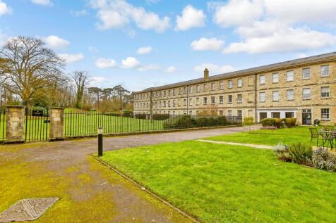 2 bedroom ground floor flat for sale