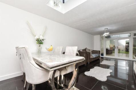 3 bedroom semi-detached bungalow for sale