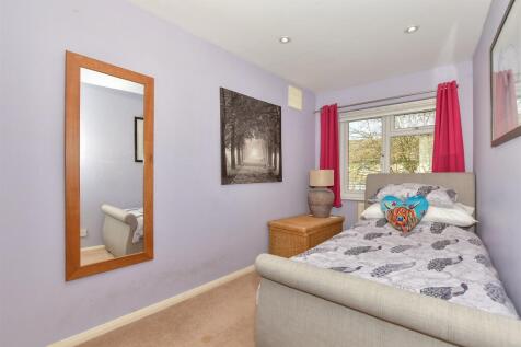 4 bedroom end of terrace house for sale