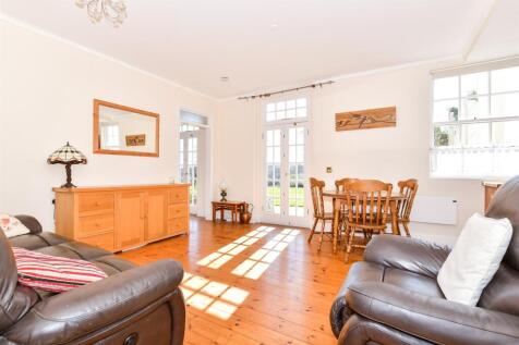 2 bedroom ground floor flat for sale