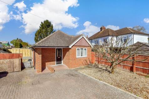 1 bedroom detached bungalow for sale