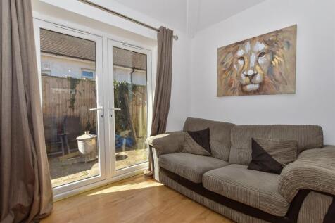1 bedroom detached bungalow for sale
