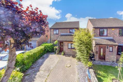 Bridge Mill Way, Tovil, Maidstone, Kent 3 bed detached house for sale