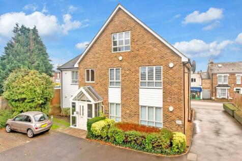 Wrotham Road, Meopham Green, Meopham... 2 bed apartment for sale