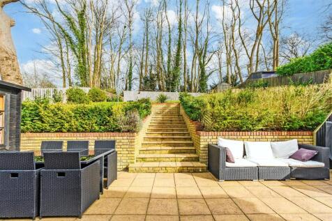 4 bedroom detached bungalow for sale