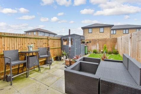 2 bedroom semi-detached house for sale