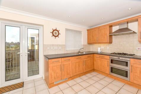 3 bedroom town house for sale