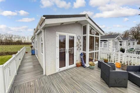Hampstead Lane, Yalding, Maidstone, Kent 2 bed park home for sale