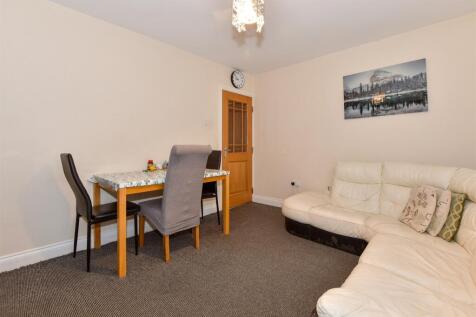 2 bedroom maisonette for sale