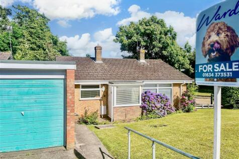 2 bedroom detached bungalow for sale