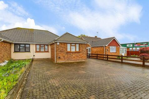 2 bedroom semi-detached bungalow for sale