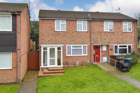 2 bedroom semi-detached house for sale